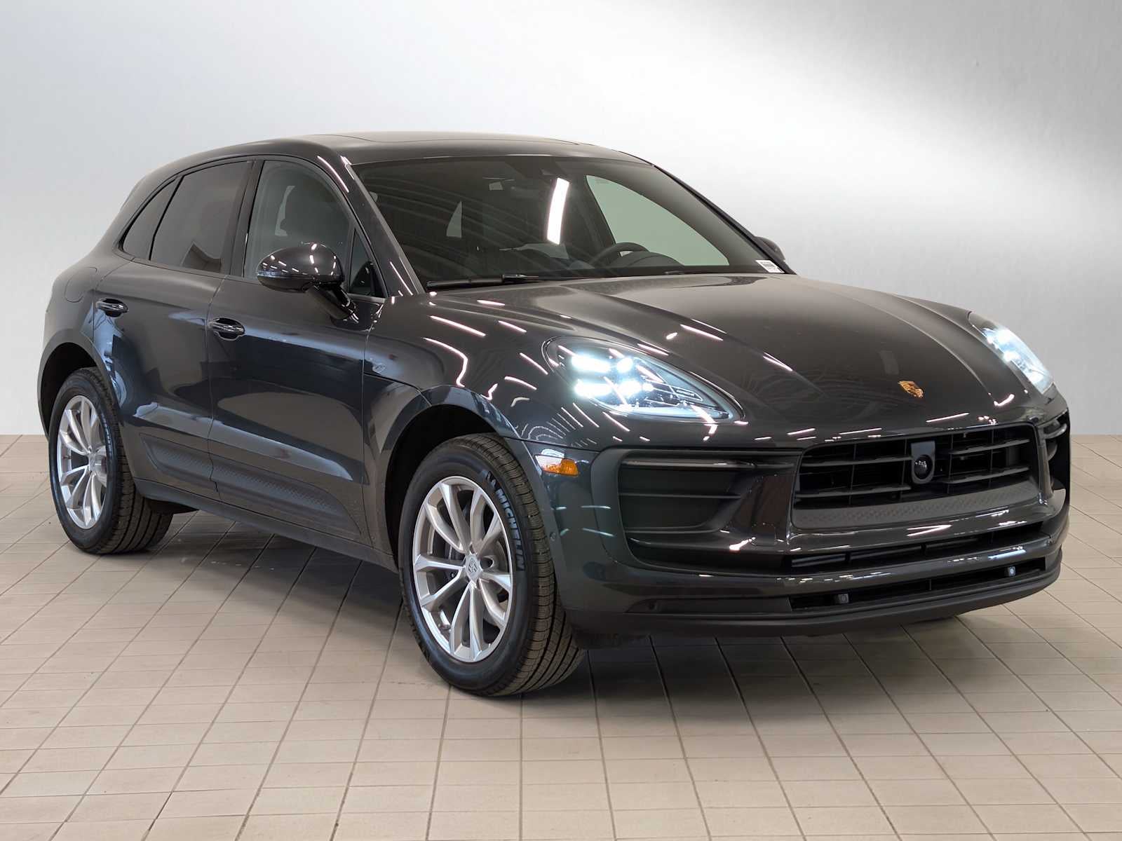 2024 Porsche Macan Base