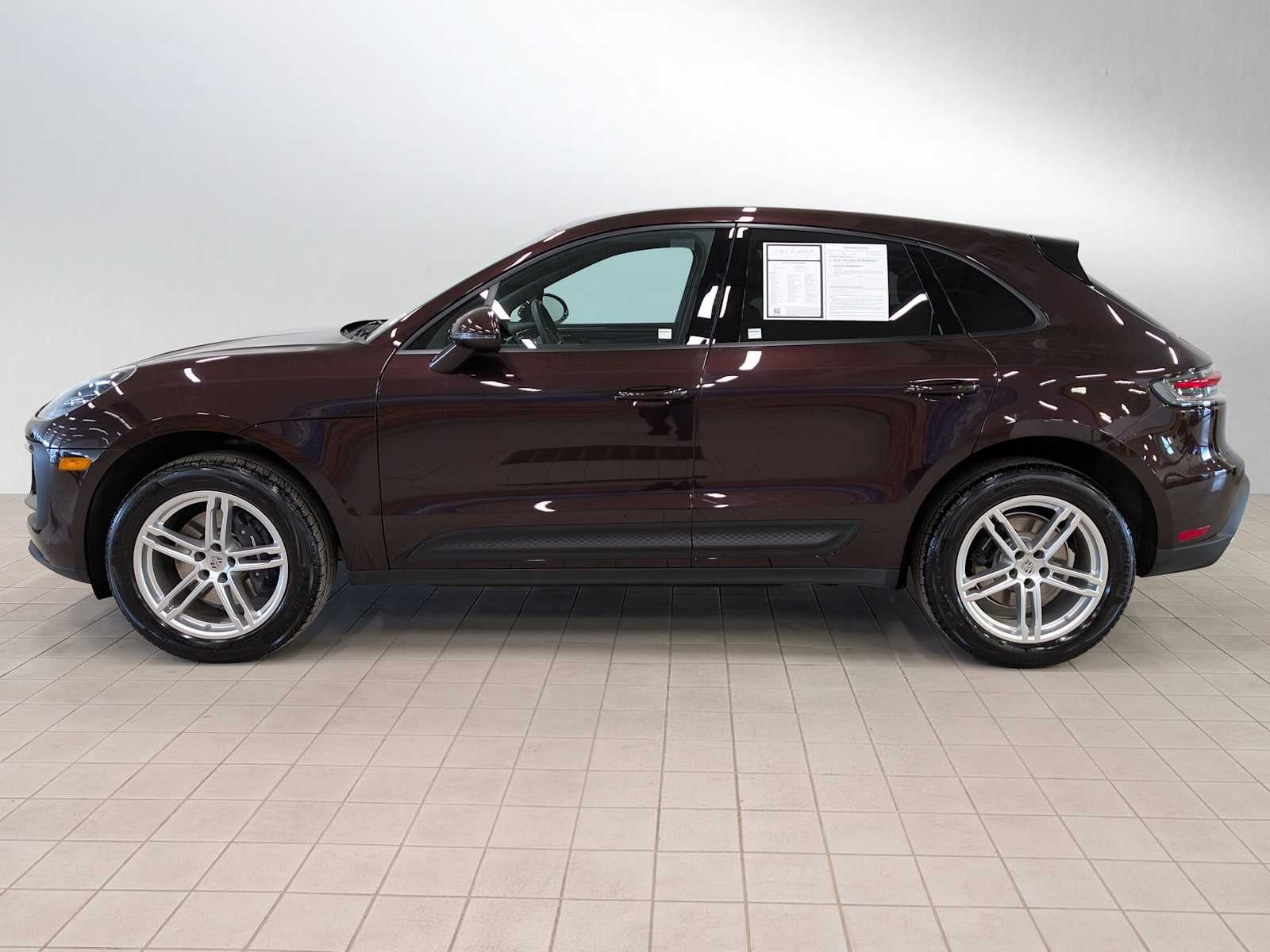 2025 Porsche Macan Base