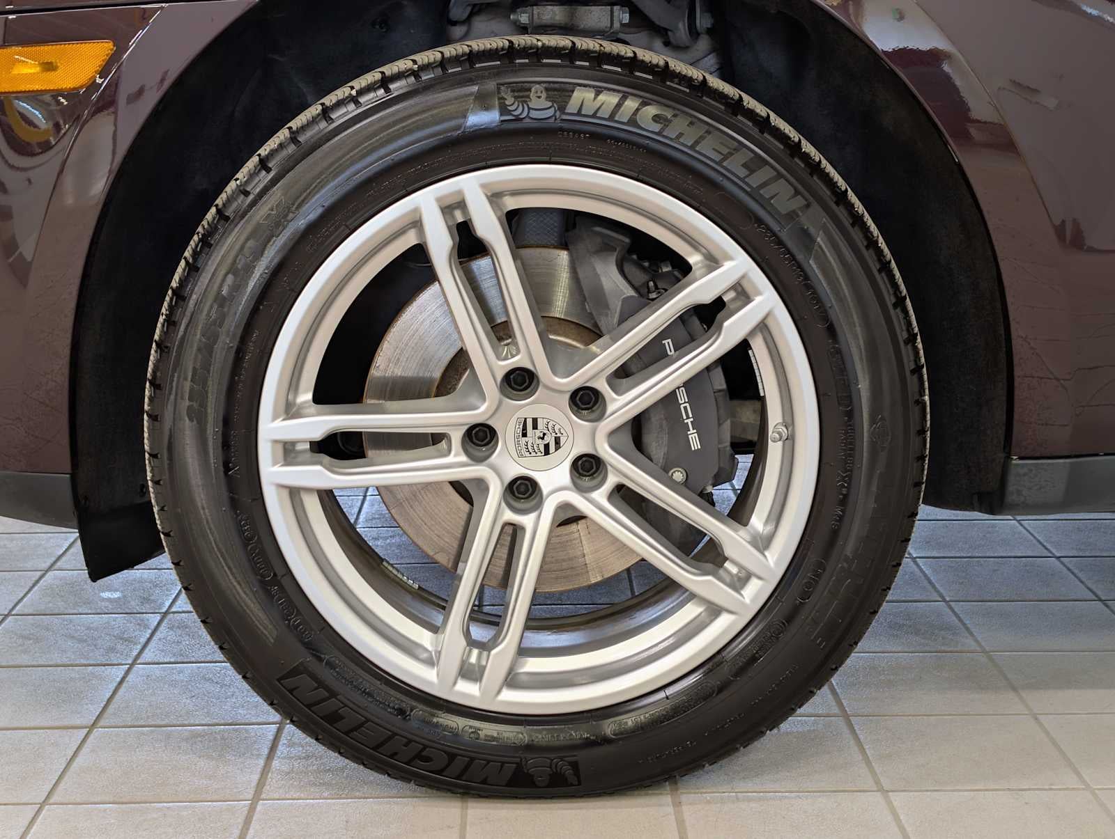 2025 Porsche Macan Base