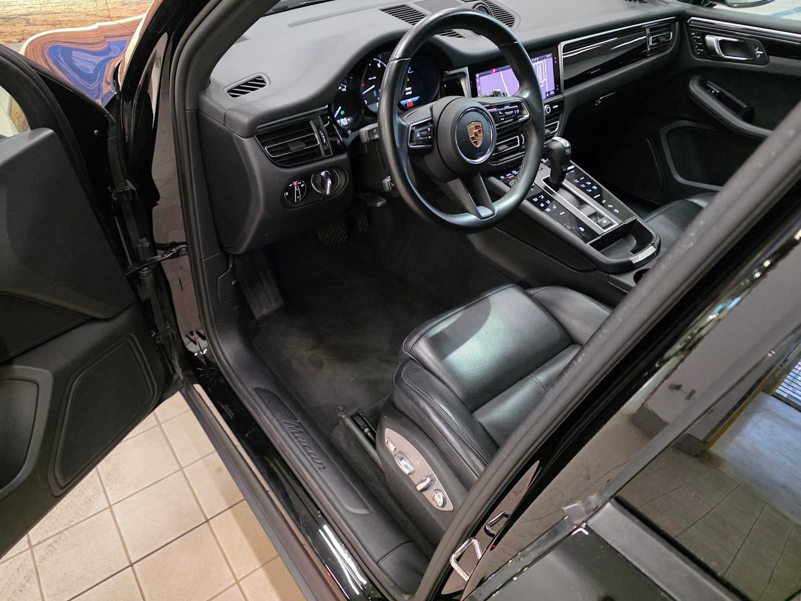 2024 Porsche Macan Base