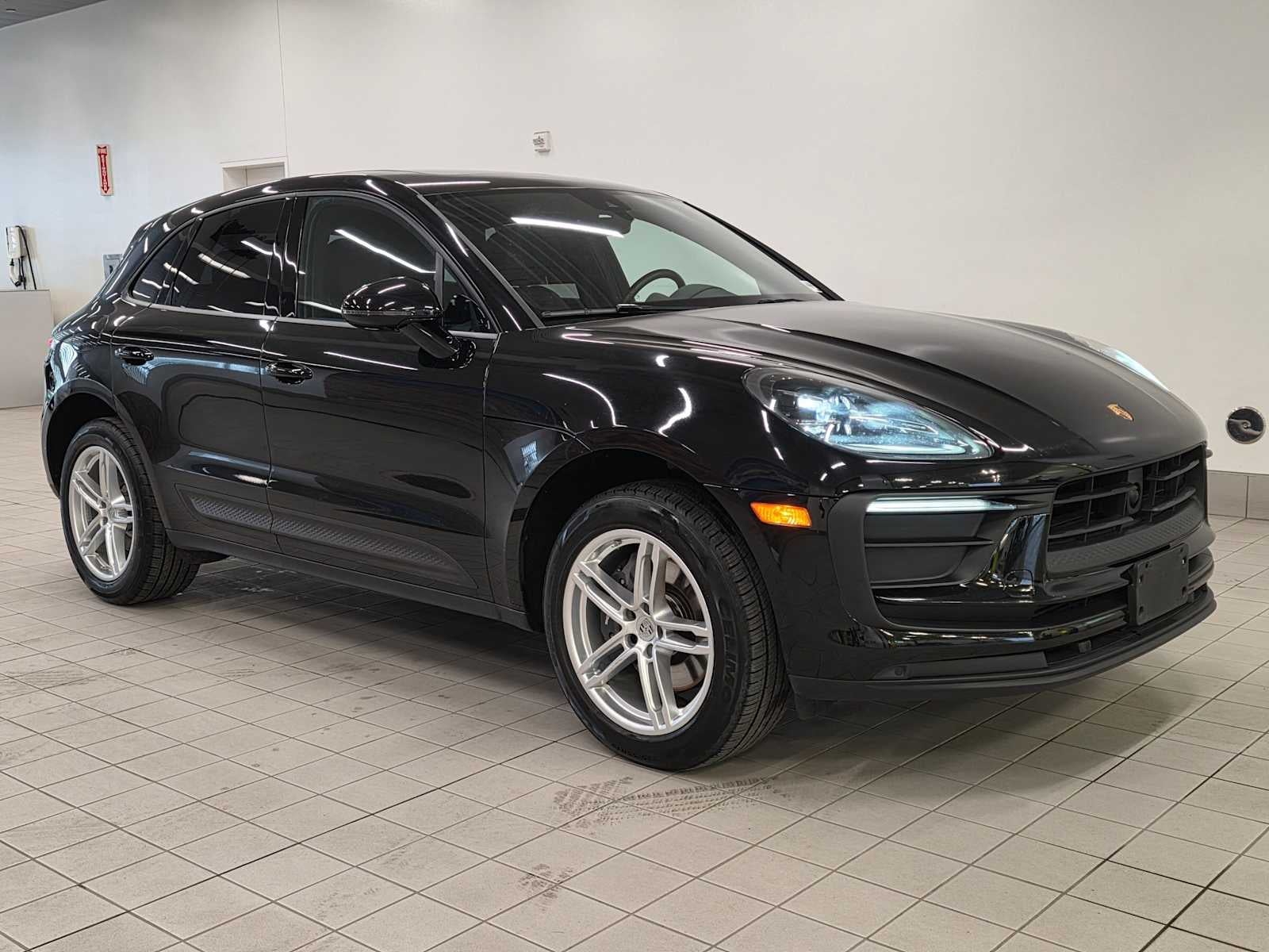 2024 Porsche Macan Base