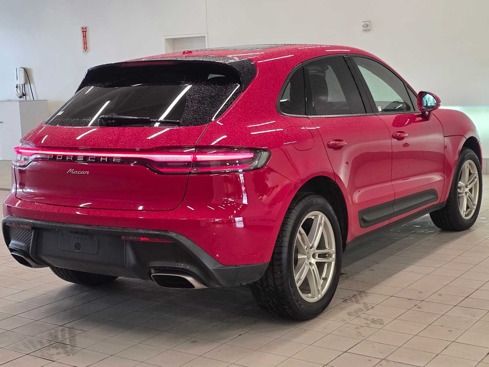 2025 Porsche Macan Base