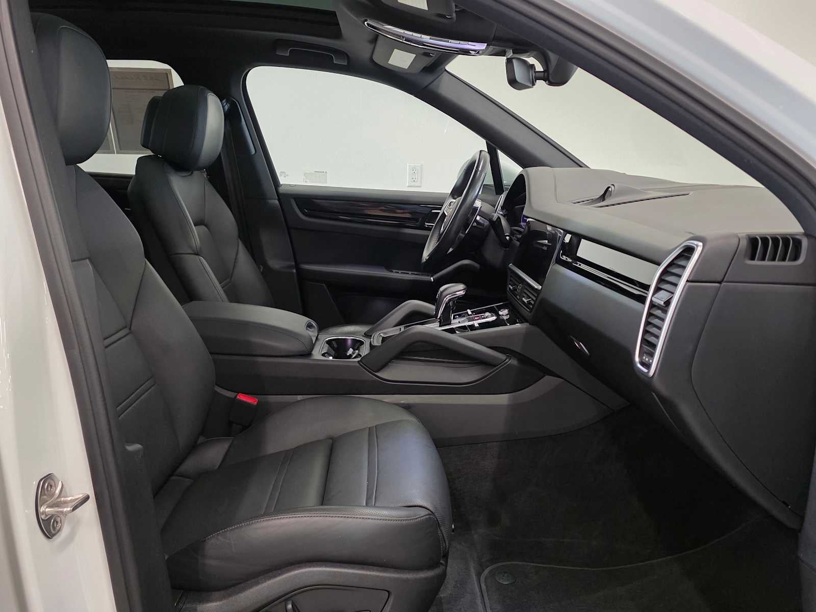 2023 Porsche Cayenne Base