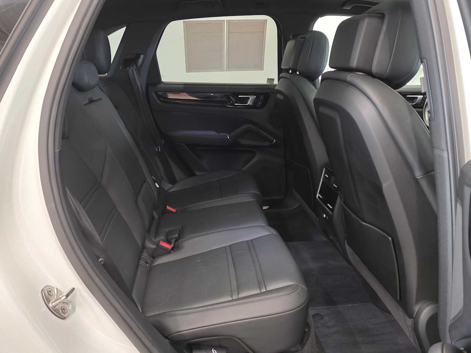 2023 Porsche Cayenne Base