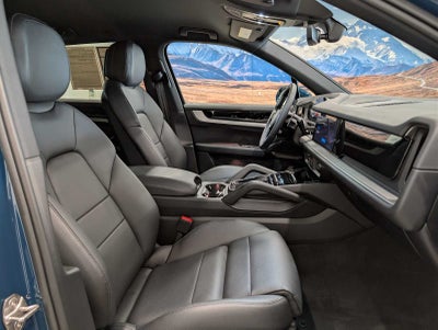 2025 Porsche Cayenne Base