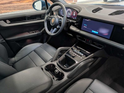 2025 Porsche Cayenne Base