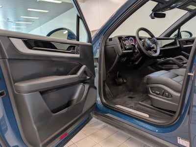 2025 Porsche Cayenne Base