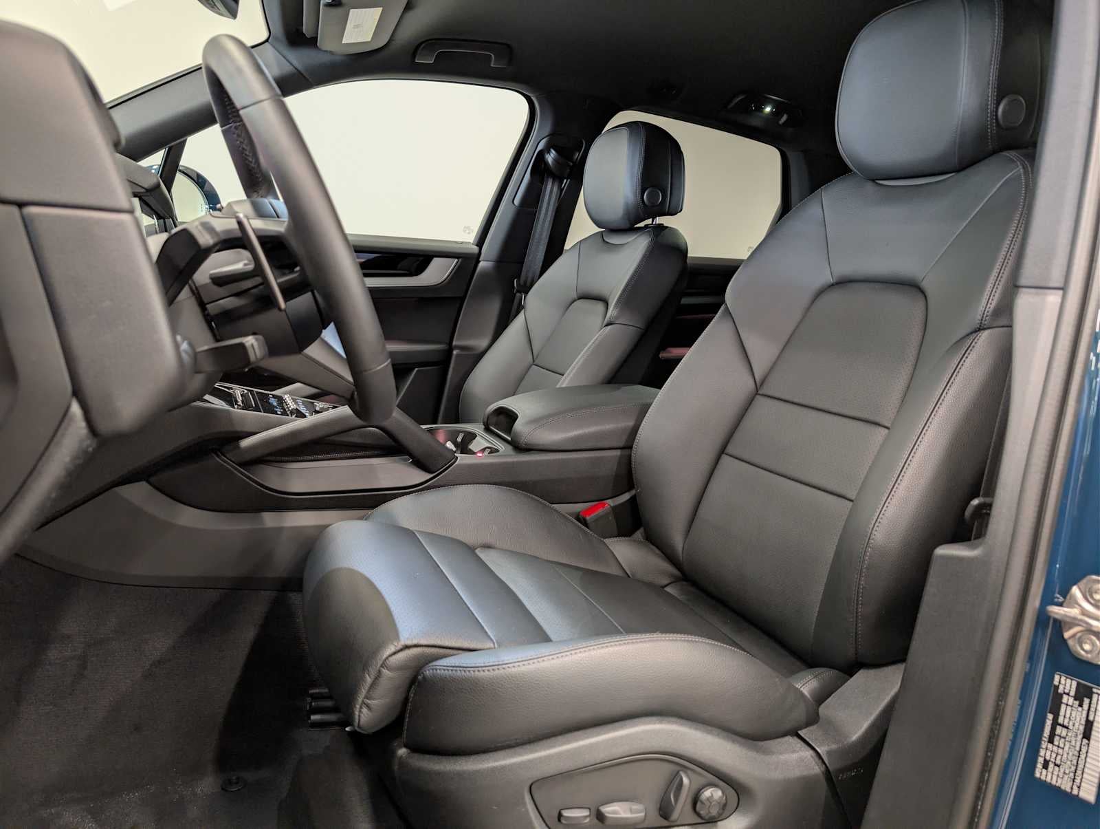 2025 Porsche Cayenne Base