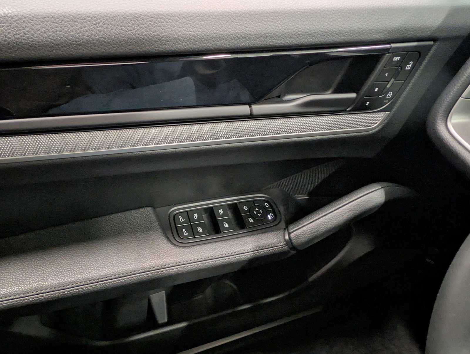 2025 Porsche Cayenne Base