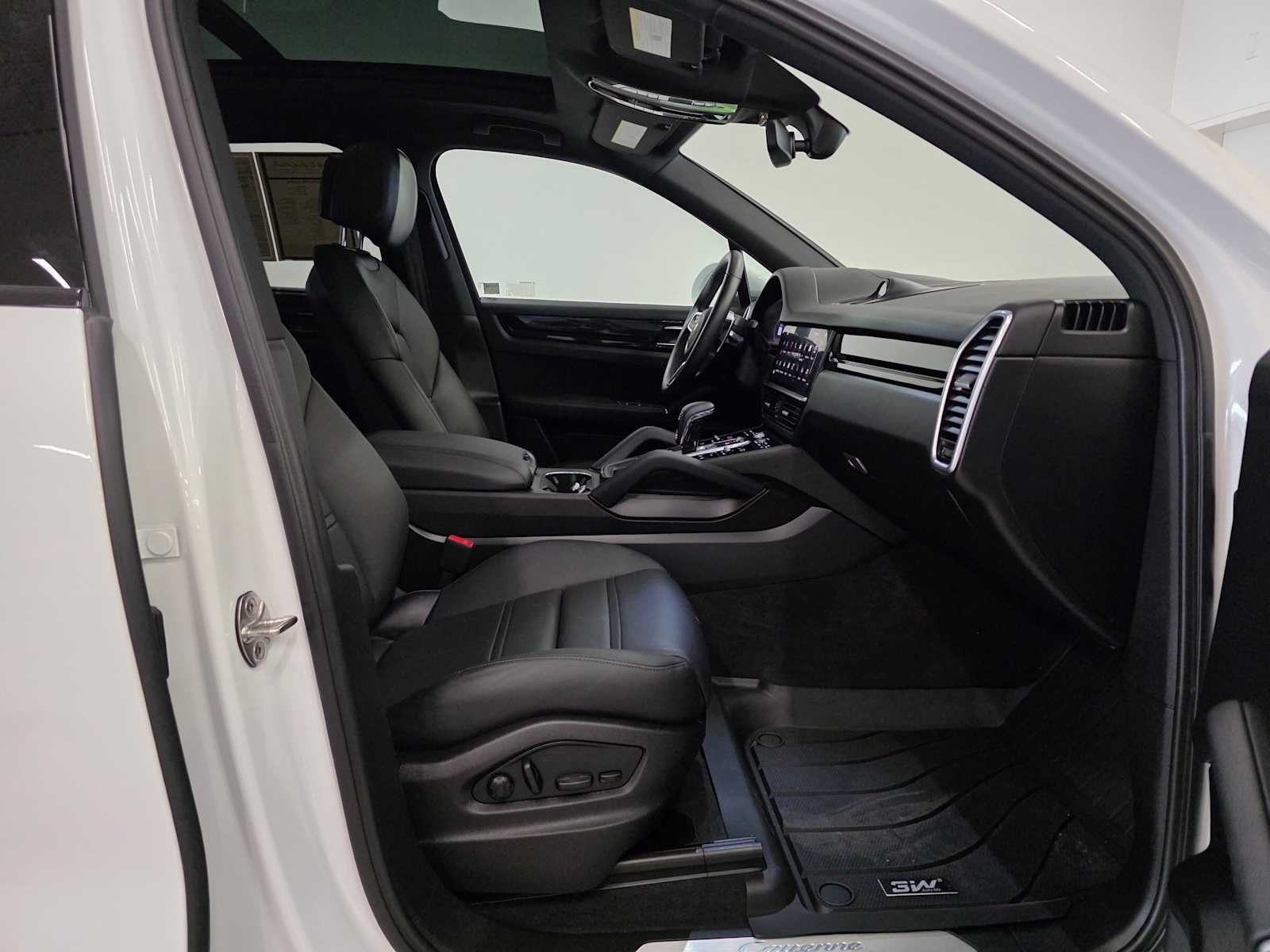 2023 Porsche Cayenne Base