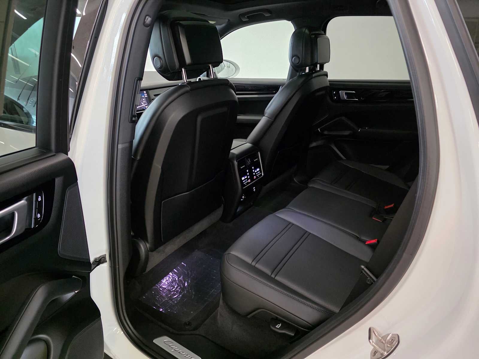 2023 Porsche Cayenne Base