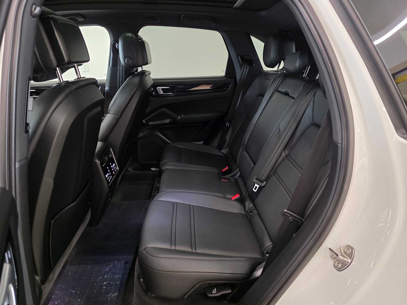 2023 Porsche Cayenne Base