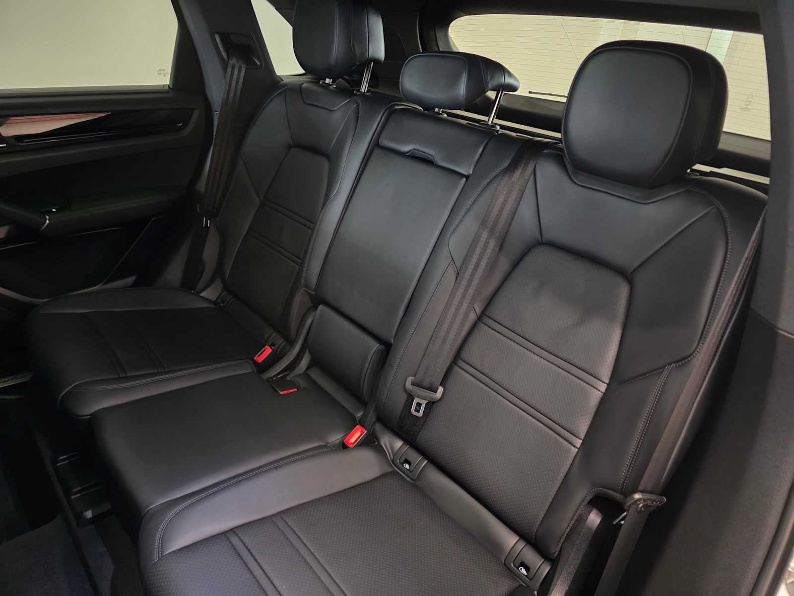 2023 Porsche Cayenne Base