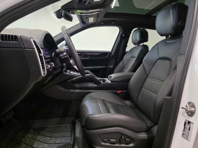 2023 Porsche Cayenne Base