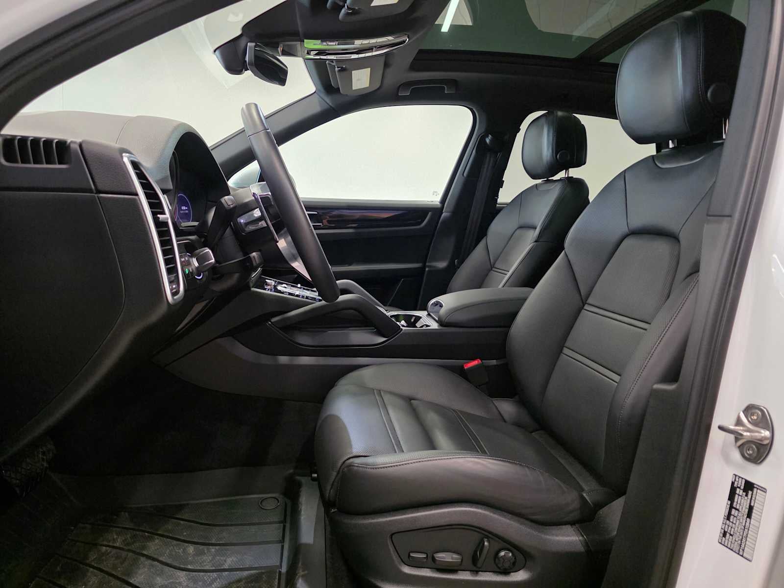 2023 Porsche Cayenne Base
