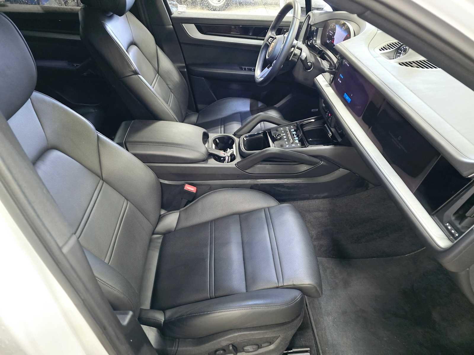 2024 Porsche Cayenne Base