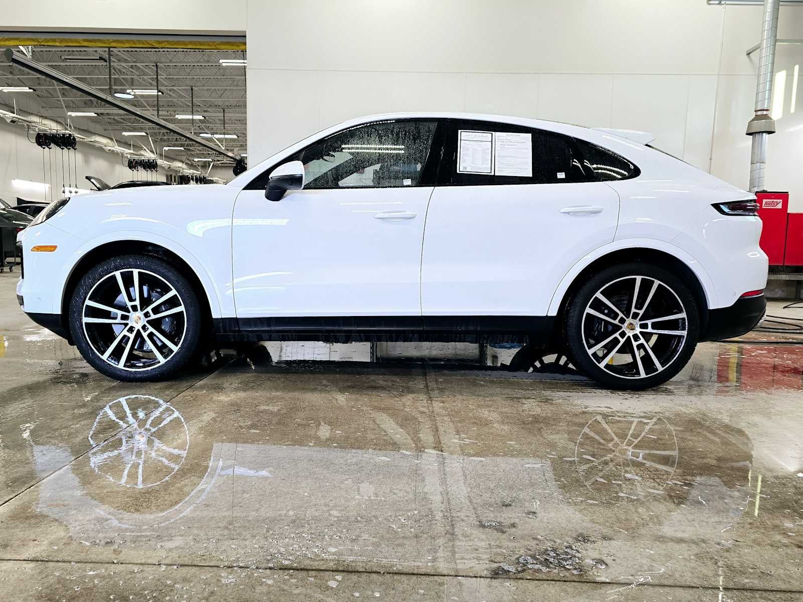 2024 Porsche Cayenne Base