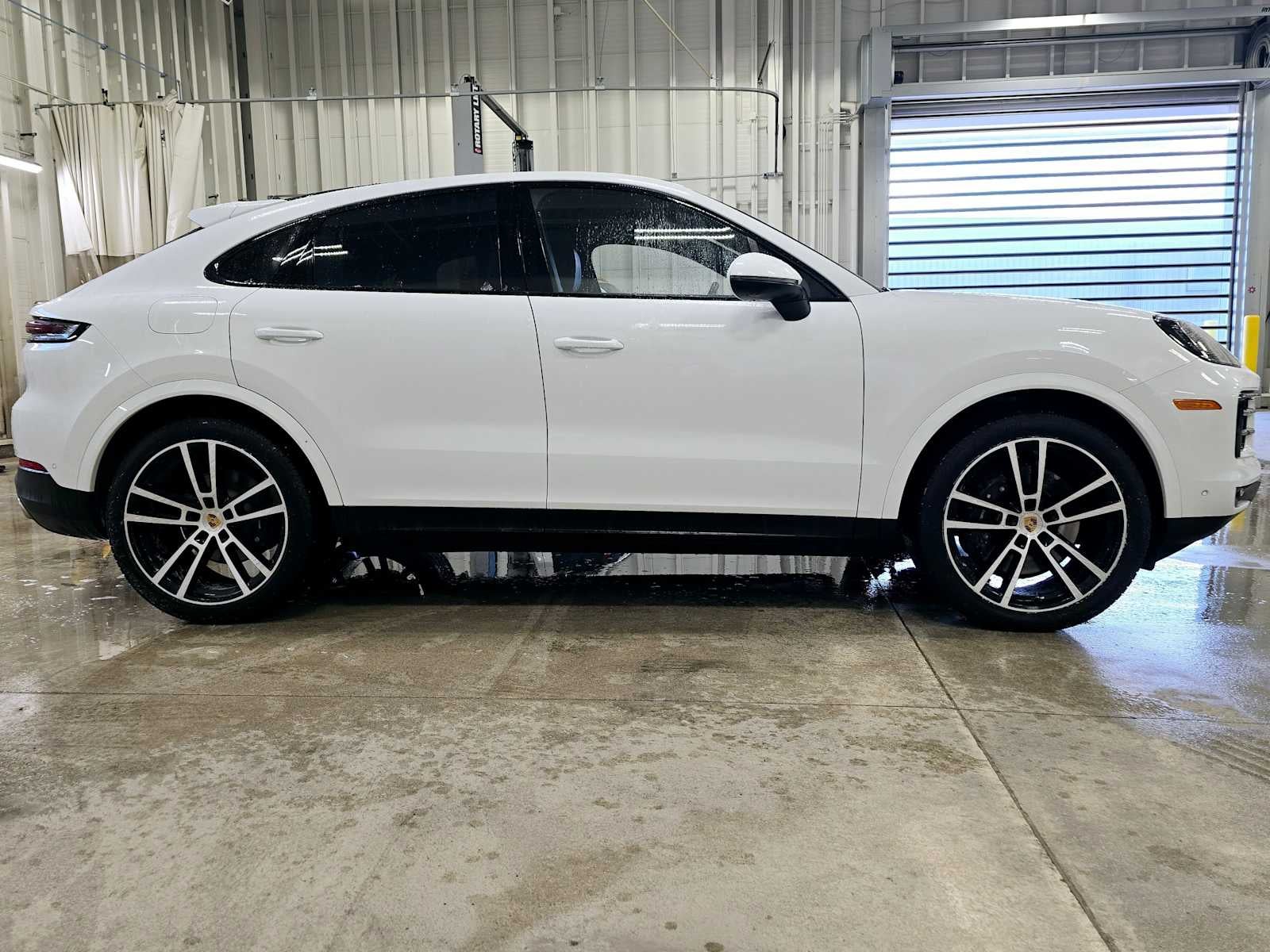 2024 Porsche Cayenne Base